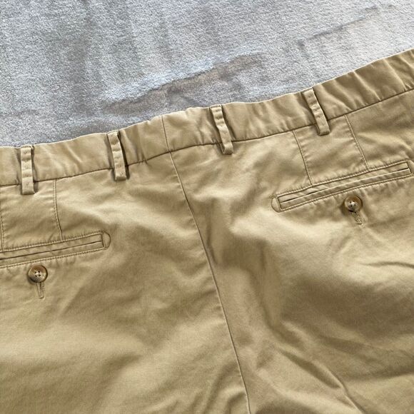 Peter Millar Shorts 42 Khaki Chino Flat Front Pima Cotton Stretch Peru 8" Inseam - Picture 3 of 6